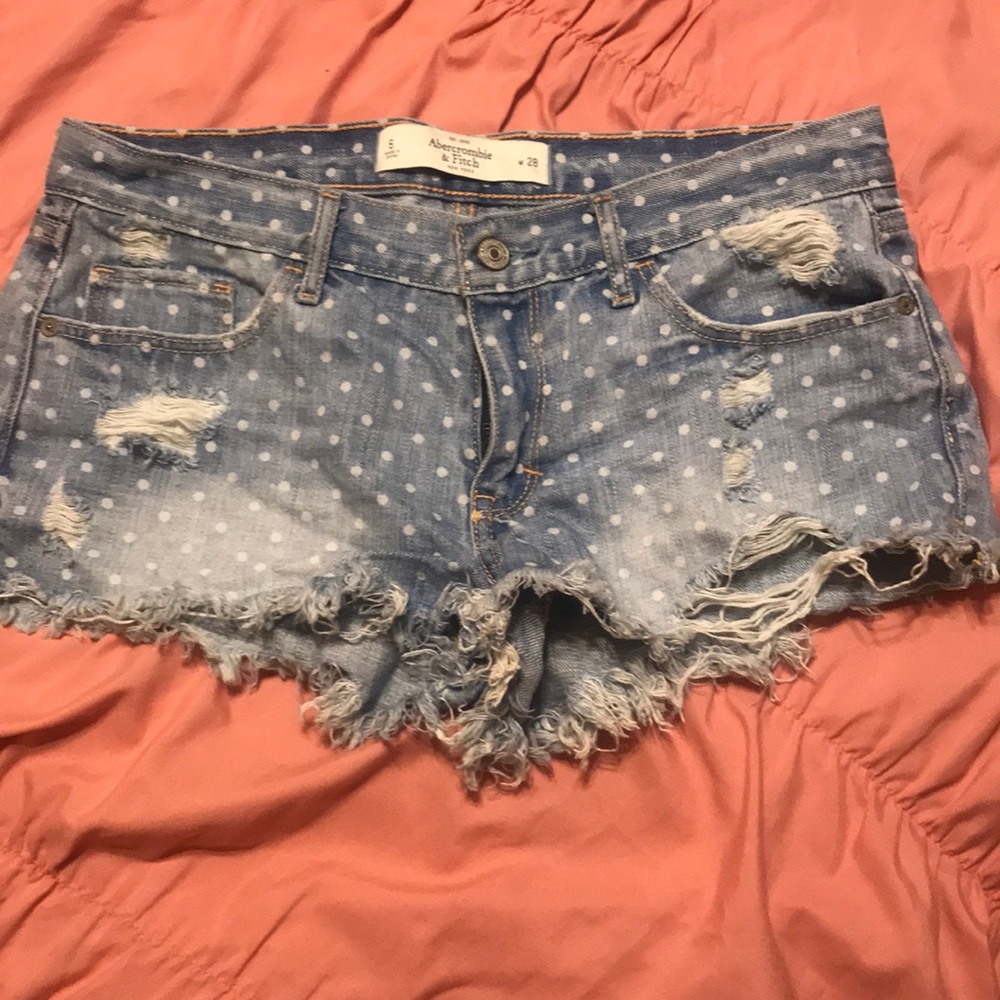 ABERCROMBIE & FITCH DENIM SHORTS W/ POLKA DOTS